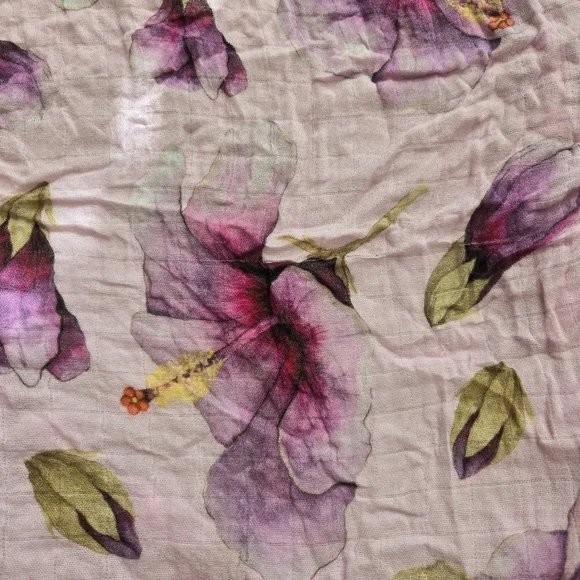 Coco moon Hawaii Hibiscus Honey Swaddle, Crib Sheet, & Changing Pad Cover Bundle - Picture 6 of 6